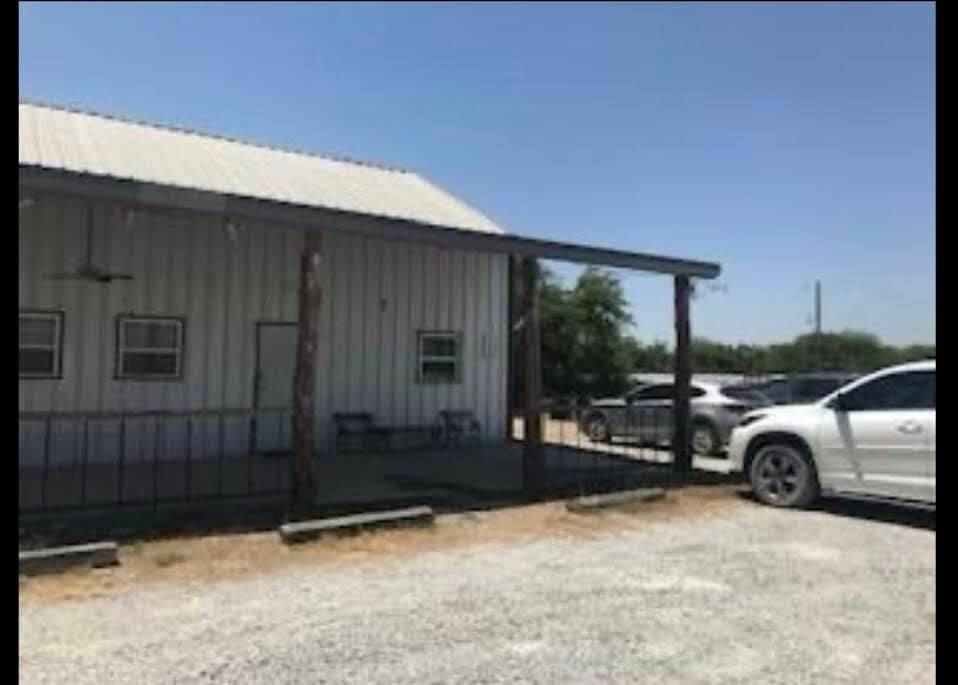 18945 FM 8, Stephenville, TX for lease Interior Photo- Image 1 of 7