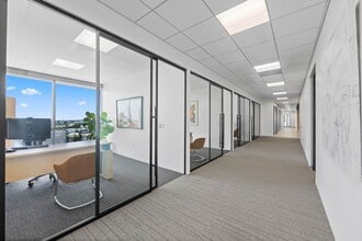 11100 Santa Monica Blvd, Los Angeles, CA à louer Photo intérieure- Image 2 de 17