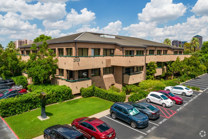 340 E Palm Ln, Phoenix, AZ à louer - Photo du bâtiment - Image 2 de 31