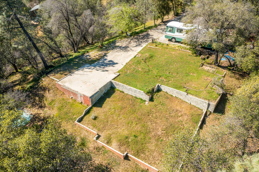 22154 Loop Dr, Redding, CA for sale - Primary Photo - Image 1 of 1