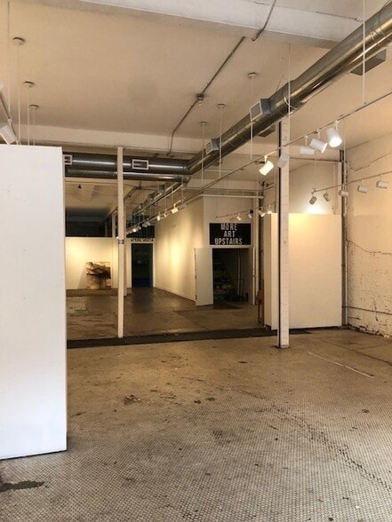 712 Austin Ave, Waco, TX for lease - Building Photo - Image 2 of 8