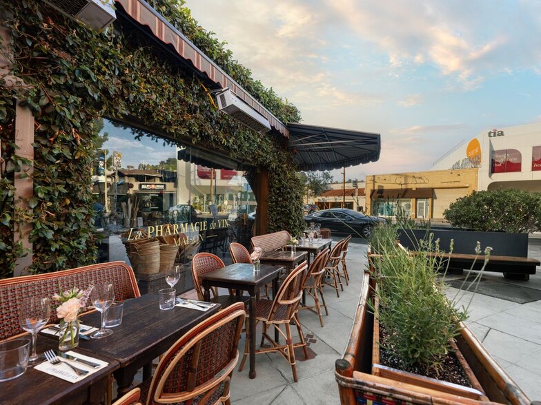 3920-3930 W Sunset Blvd, Los Angeles, CA for sale - Building Photo - Image 2 of 15