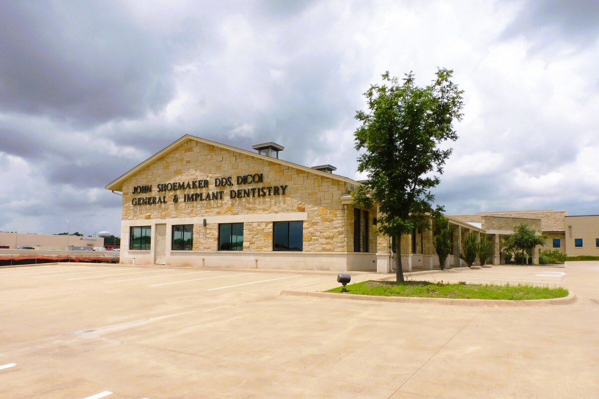 1609 N Hwy 75, Sherman, TX à louer Photo du bâtiment- Image 1 de 20
