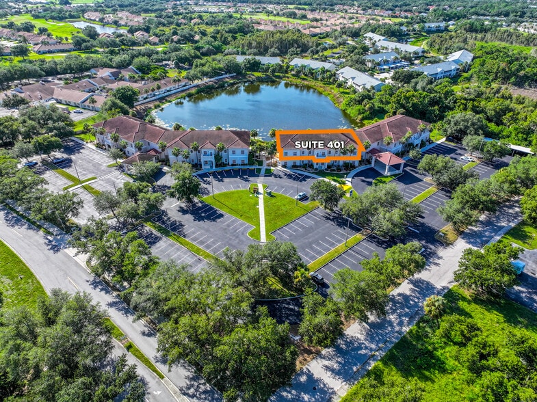 842 Sunset Lake Blvd, Venice, FL for sale - Building Photo - Image 2 of 18