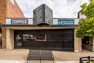 140 W Main St, Winneconne, WI à louer Photo du bâtiment- Image 1 de 9