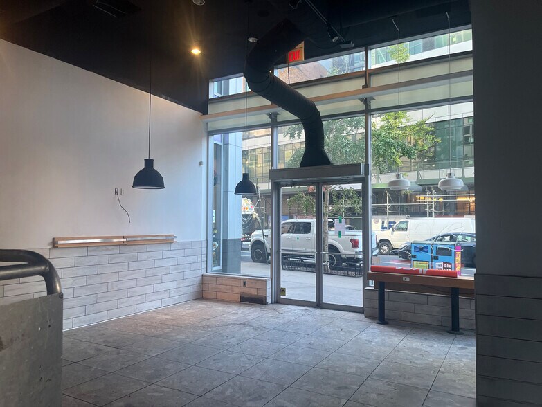 74 Dekalb Avenue, Brooklyn, NY à louer - Photo du bâtiment - Image 2 de 34