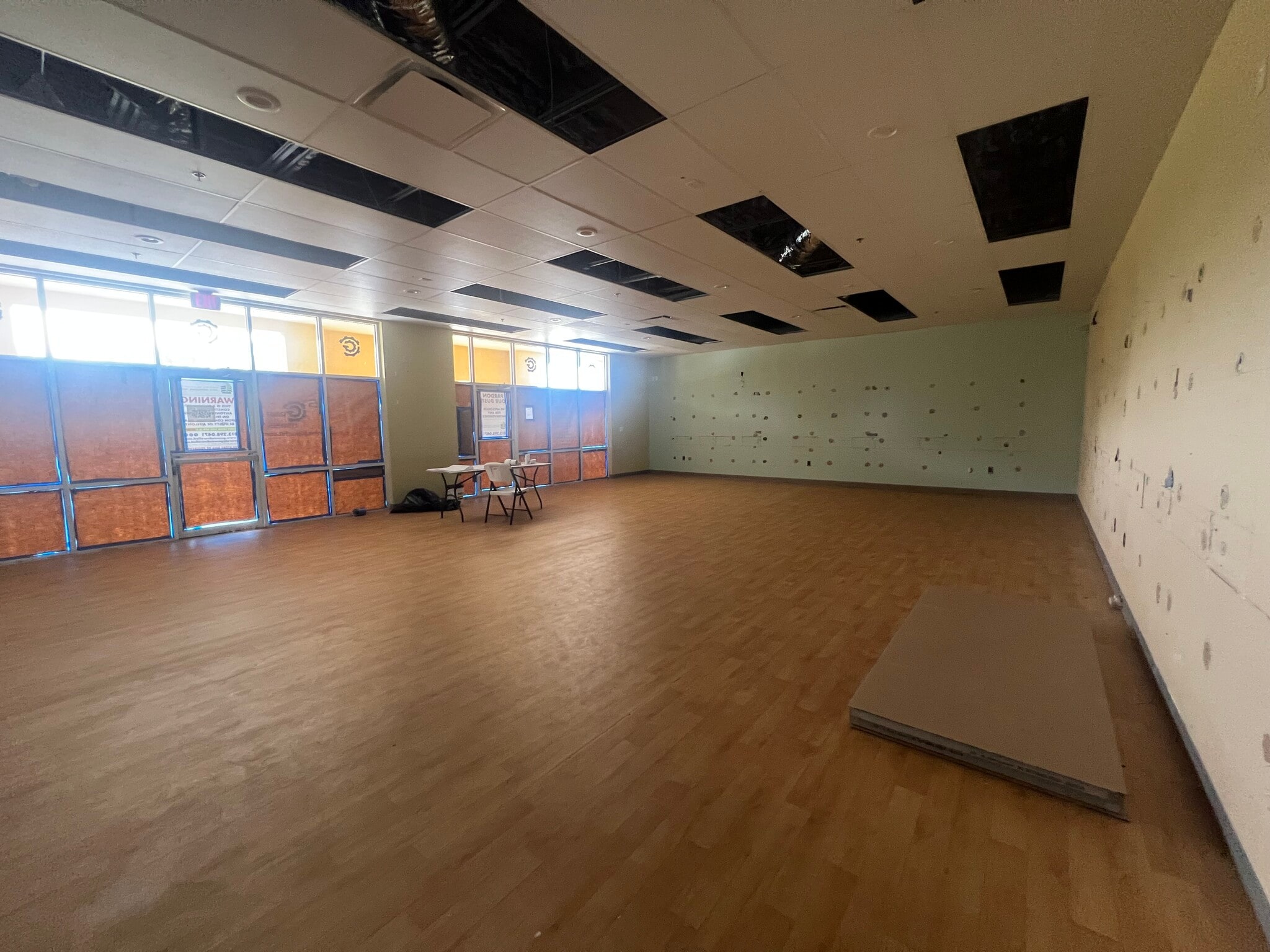 1076 E Brandon Blvd, Brandon, FL for lease Interior Photo- Image 1 of 1