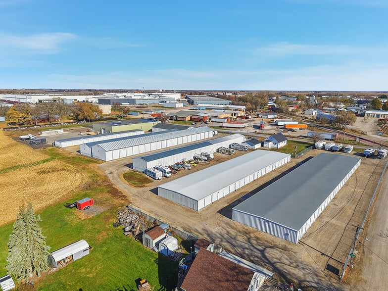 Space Rental portfolio of 3 properties for sale on LoopNet.ca - Building Photo - Image 3 of 6