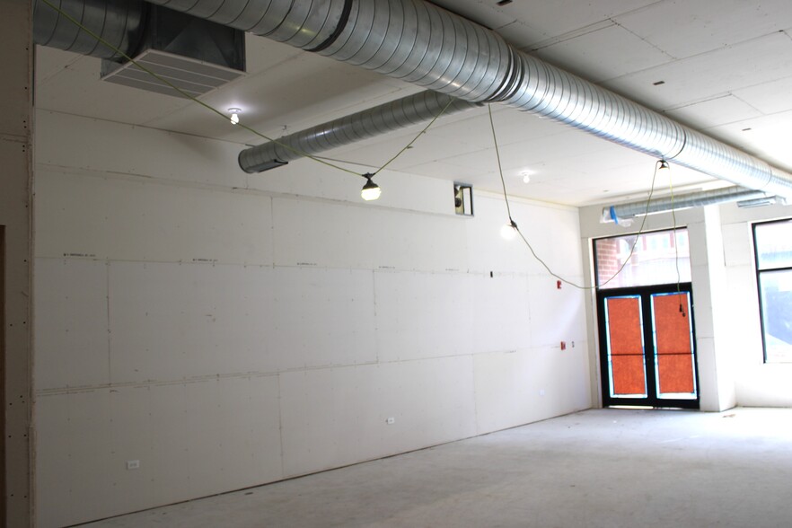 70-72 E Pershing Rd, Chicago, IL for lease - Interior Photo - Image 2 of 9