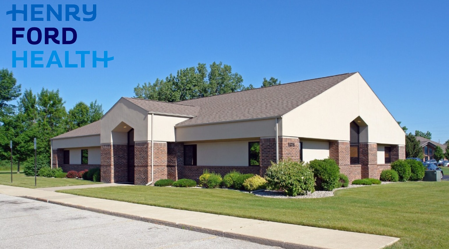 5375 Hampton Pl, Saginaw, MI for sale Primary Photo- Image 1 of 5