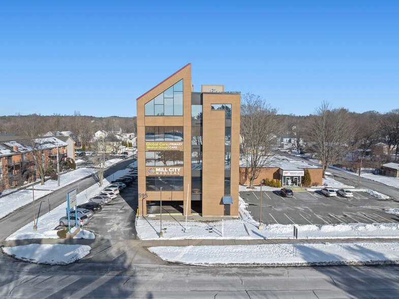 595 Pawtucket Blvd, Lowell, MA for lease - Building Photo - Image 3 of 5