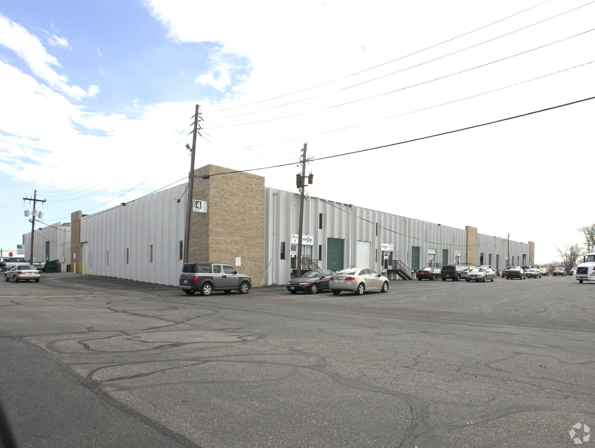 2655 S Santa Fe Dr, Denver, CO for lease Primary Photo- Image 1 of 4