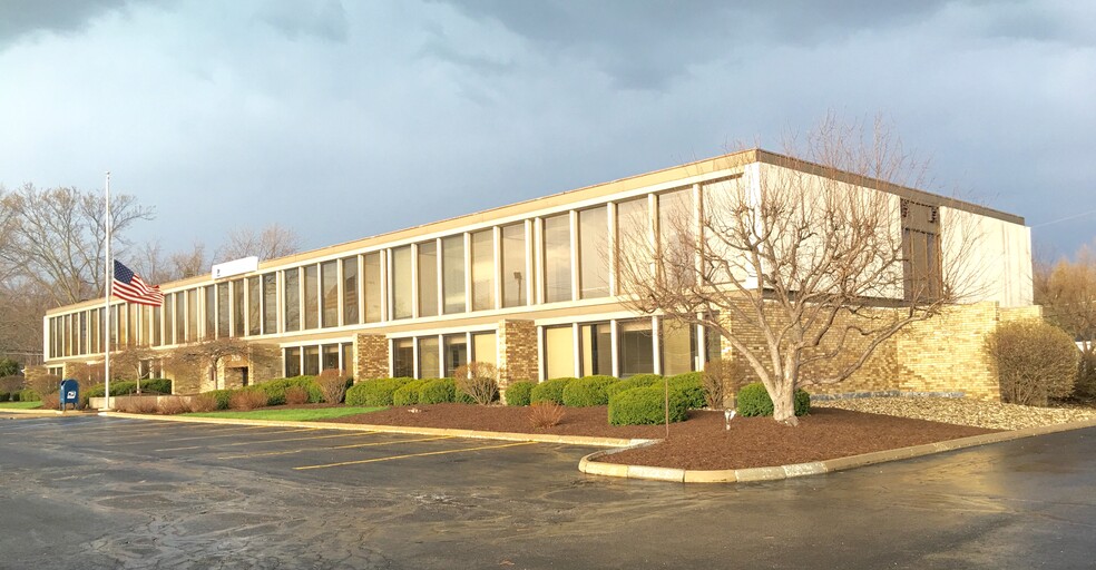 2420 N Coliseum Blvd, Fort Wayne, IN for sale - Building Photo - Image 1 of 1