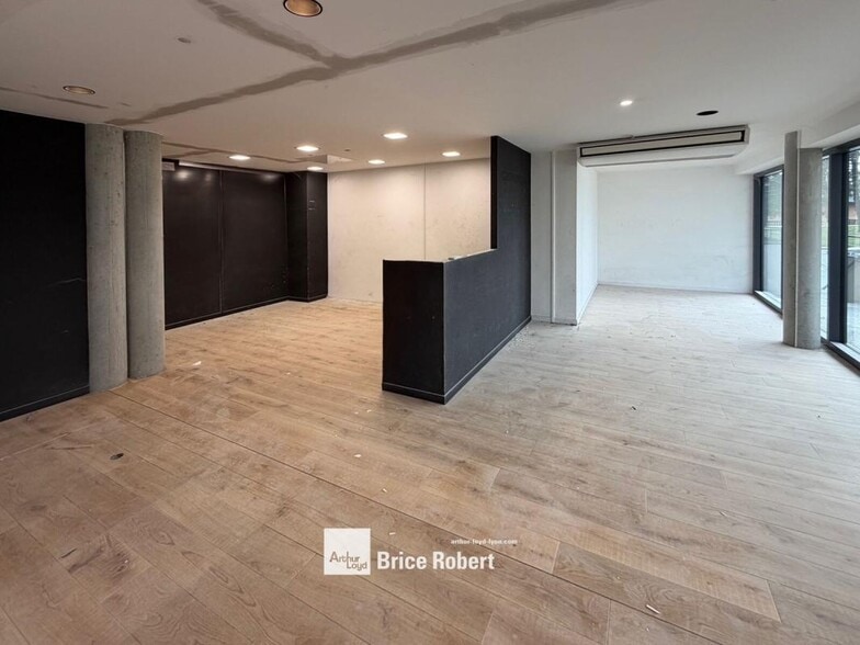 6 Rue Du Collovrier, Écully for lease - Interior Photo - Image 2 of 4