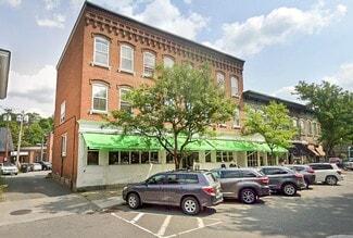 Plus de détails pour 21 Elm St, Woodstock, VT - Commerce de détail à vendre