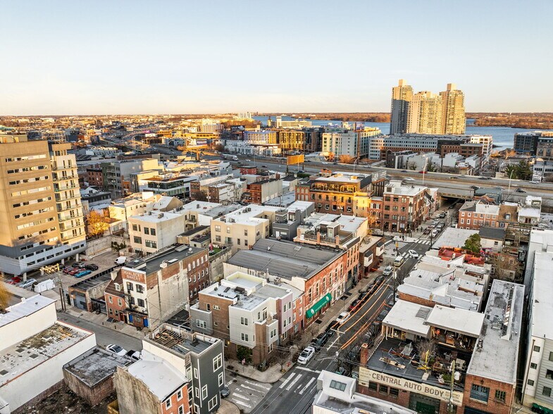 209-215 Fairmount Ave, Philadelphia, PA à vendre - Aérien - Image 3 de 28