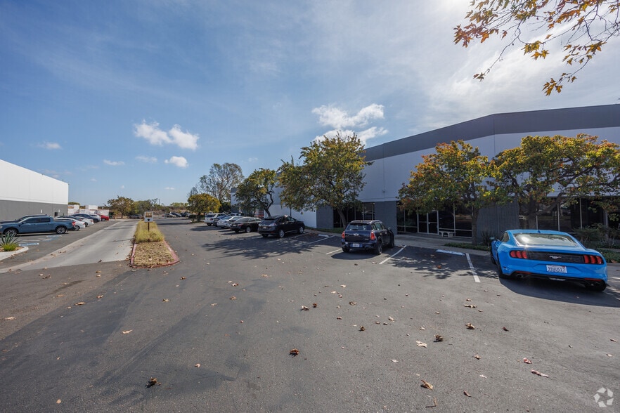 7077 Consolidated Way, San Diego, CA for lease - Building Photo - Image 3 of 6