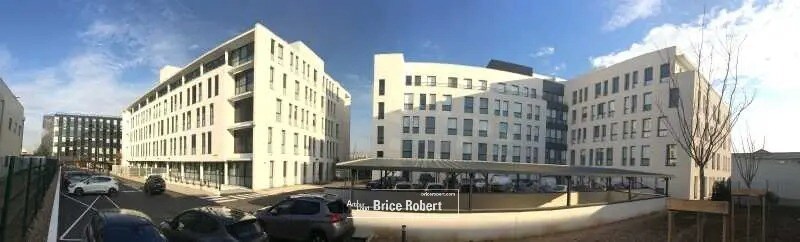 Bureau dans Villeurbanne à louer - Photo du bâtiment - Image 3 de 6