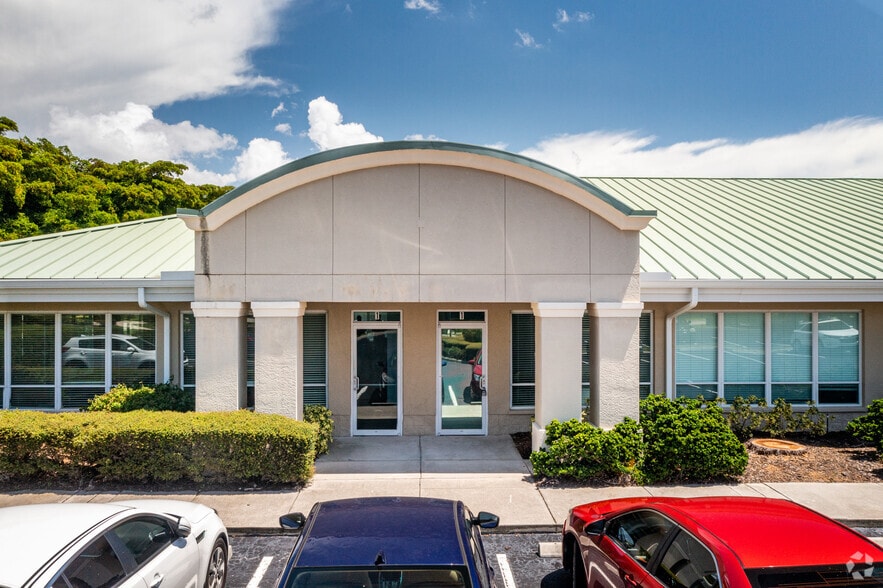 6811 Palisades Park Ct, Fort Myers, FL for lease - Building Photo - Image 3 of 4