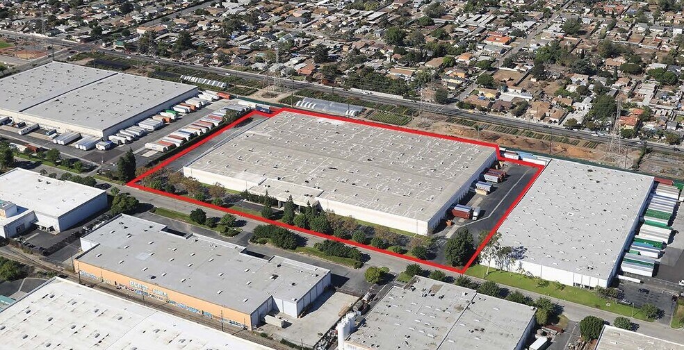 601 W Carob St, Compton, CA for lease - Building Photo - Image 1 of 5