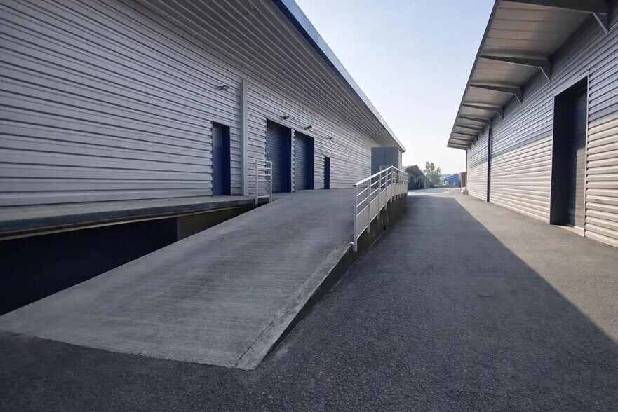 Flex dans Toulouse à louer - Photo du bâtiment - Image 3 de 8