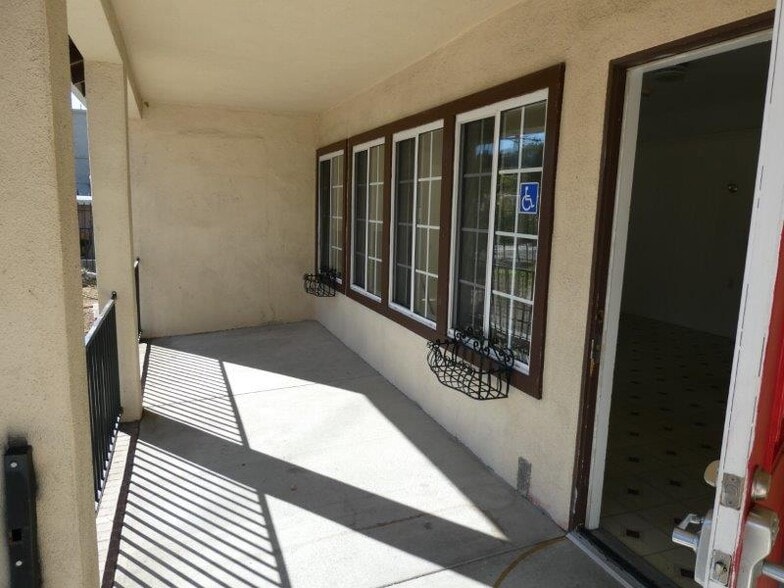 10267 Tujunga Canyon Blvd, Tujunga, CA à vendre - Photo du bâtiment - Image 2 de 24