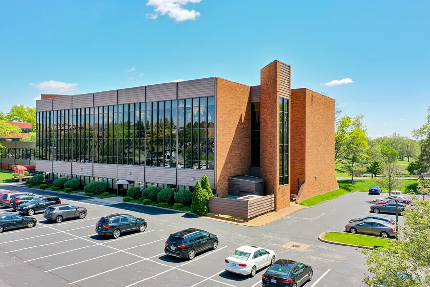 11475-11477 Olde Cabin Rd, Creve Coeur, MO for lease - Primary Photo - Image 1 of 13