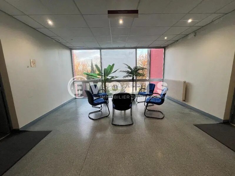 Office in Croissy-Beaubourg for lease Lobby- Image 1 of 9