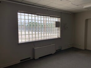 901 1 St Av N, Saskatoon, SK for lease Interior Photo- Image 1 of 2
