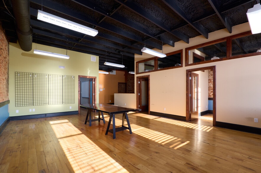 119 N Main St, Mooresville, NC for lease - Interior Photo - Image 2 of 17