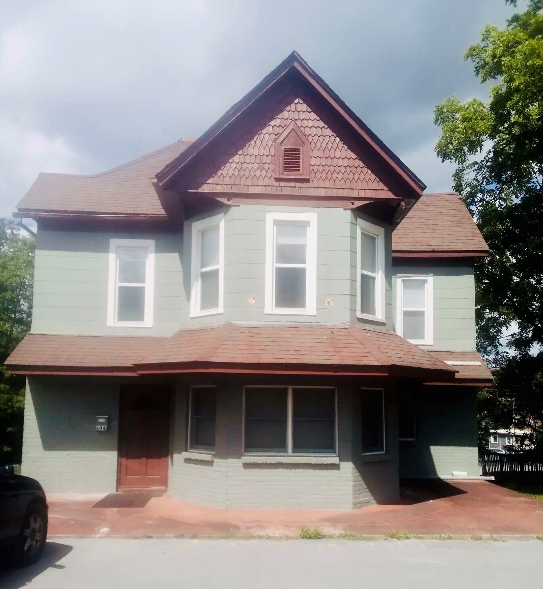604 S Oakwood Ave, Beckley, WV for lease Primary Photo- Image 1 of 33