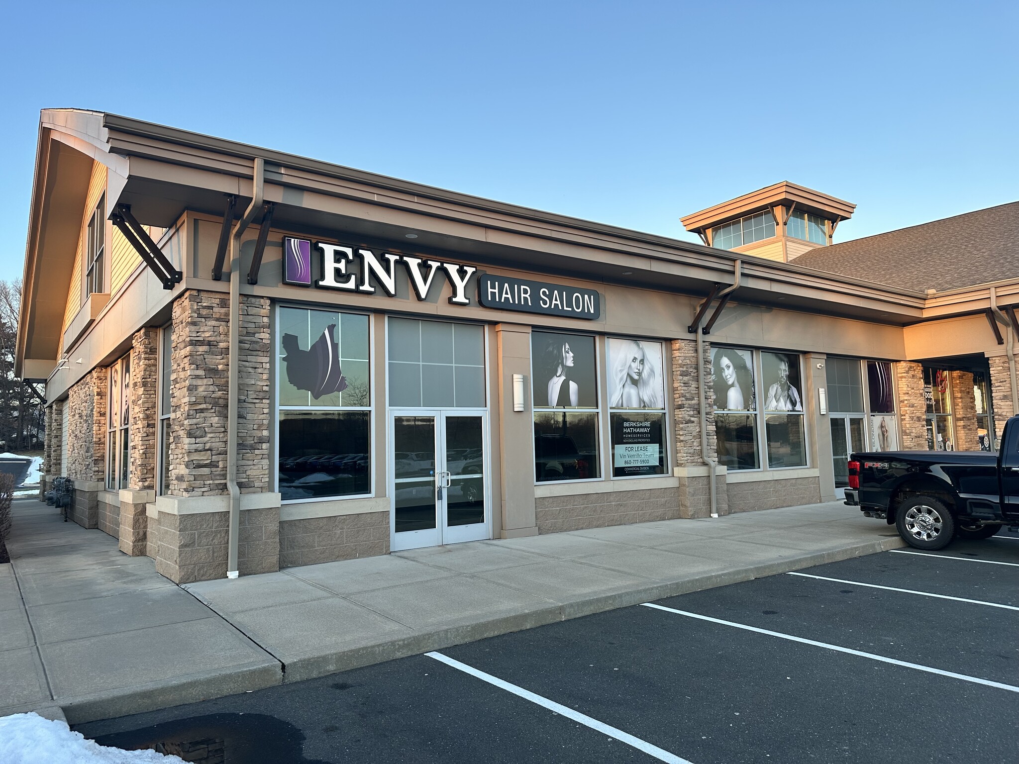 224 Berlin Tpke, Berlin, CT for lease Interior Photo- Image 1 of 11