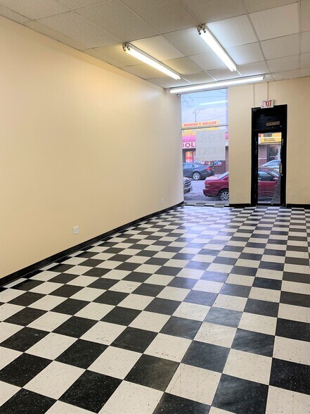 3350 W 25th St, Chicago, IL for lease - Interior Photo - Image 2 of 5