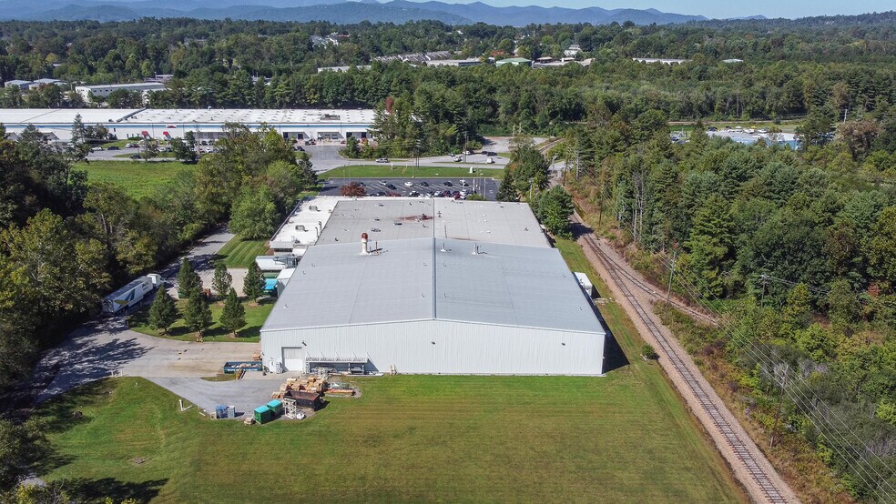 280 Cane Creek Rd, Fletcher, NC à vendre - Photo du bâtiment - Image 2 de 9