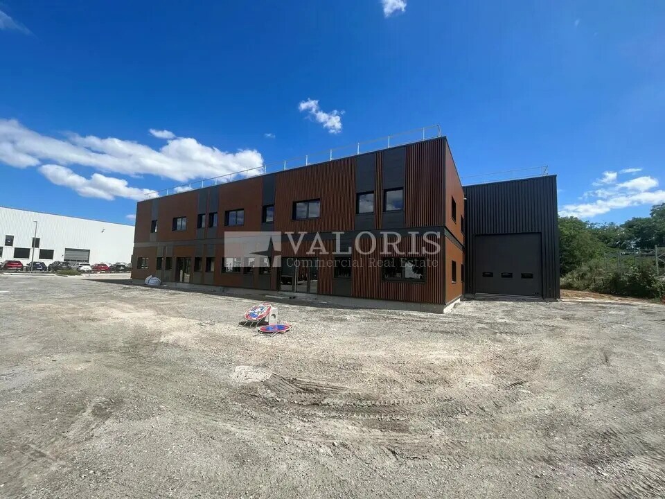 Flex in Miribel for lease Primary Photo- Image 1 of 2