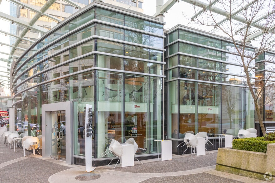 1166 Alberni St, Vancouver, BC à louer - Photo du bâtiment - Image 2 de 11