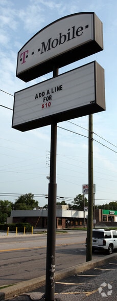7350-7352 Two Notch Rd, Columbia, SC for lease - Building Photo - Image 2 of 8
