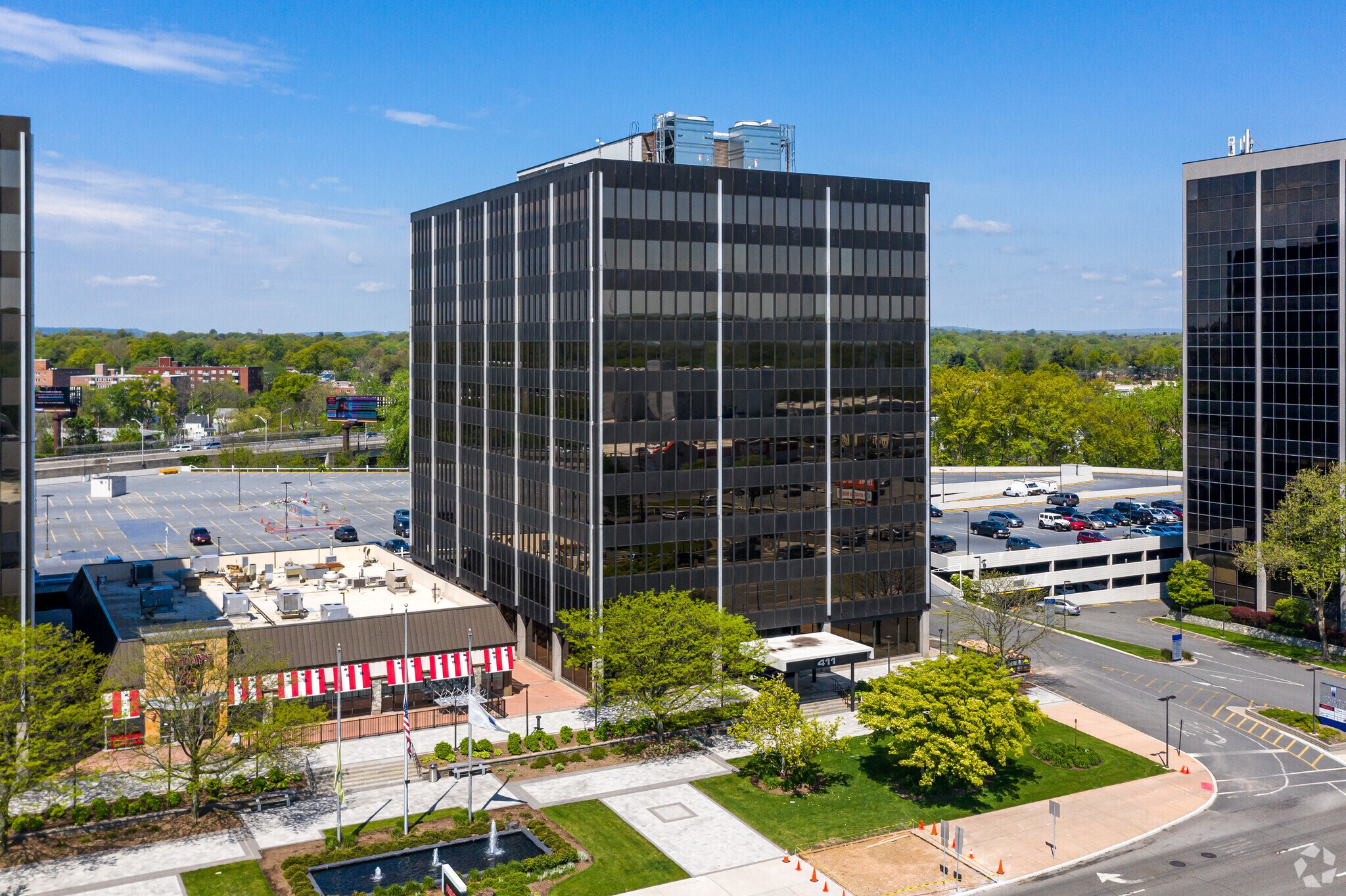 411 Hackensack Ave, Hackensack, NJ à louer Photo du bâtiment- Image 1 de 14