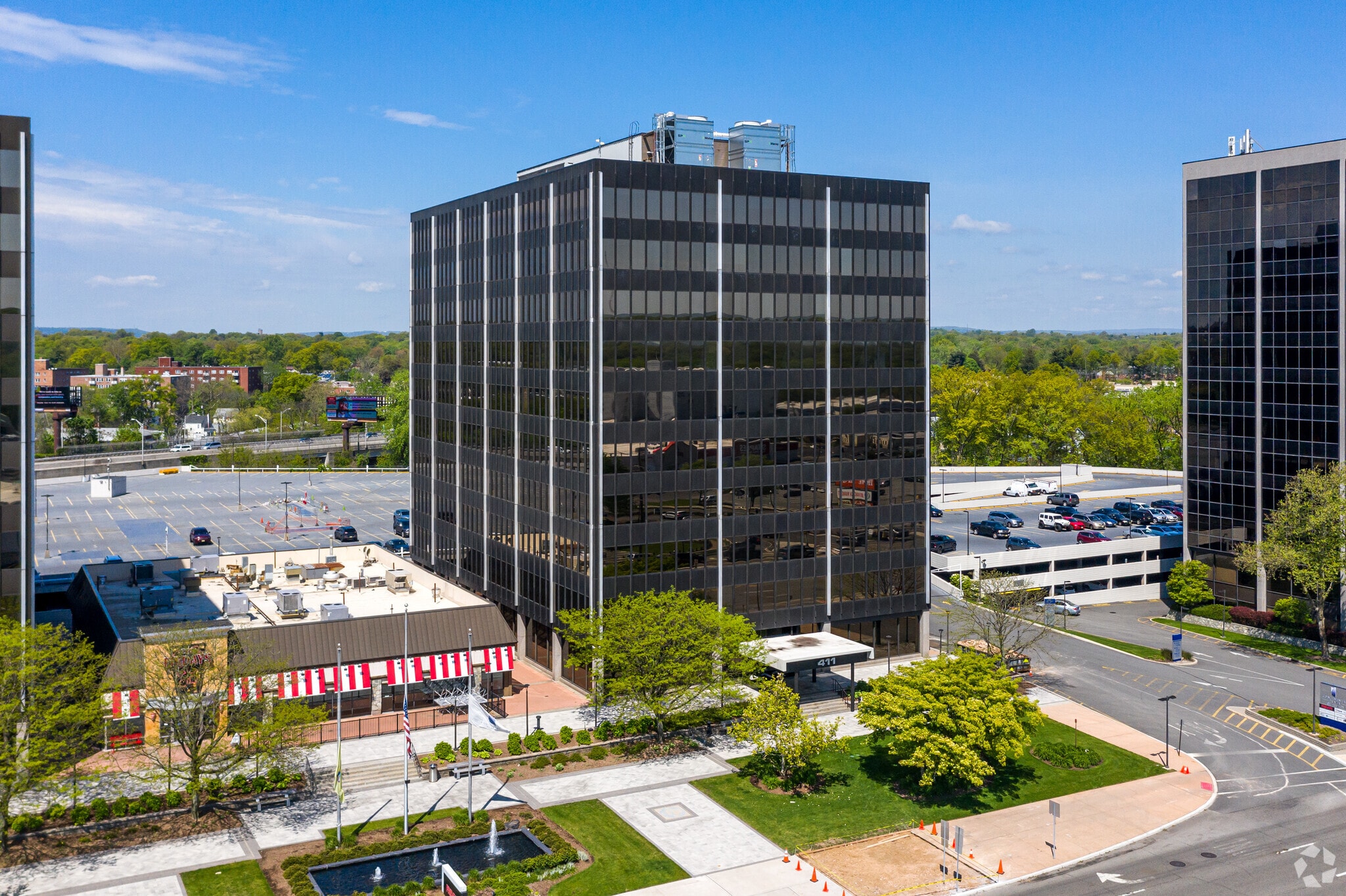 411 Hackensack Ave, Hackensack, NJ à louer Photo principale- Image 1 de 14