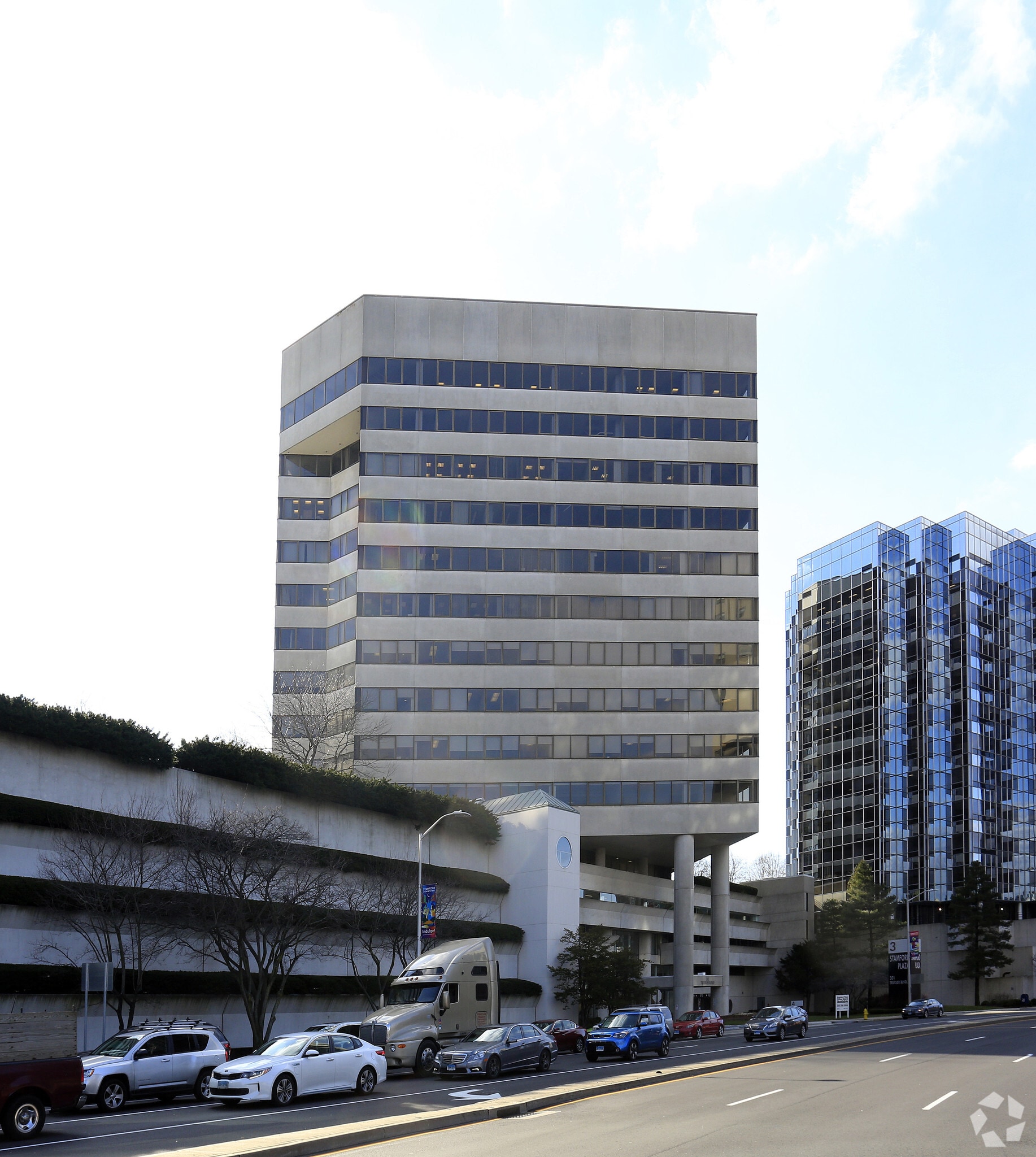 301 Tresser Blvd, Stamford, CT for lease Primary Photo- Image 1 of 5