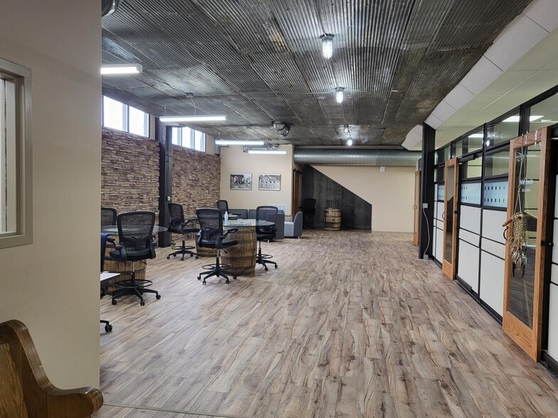 16701 E Iliff Ave, Aurora, CO for lease - Interior Photo - Image 2 of 8