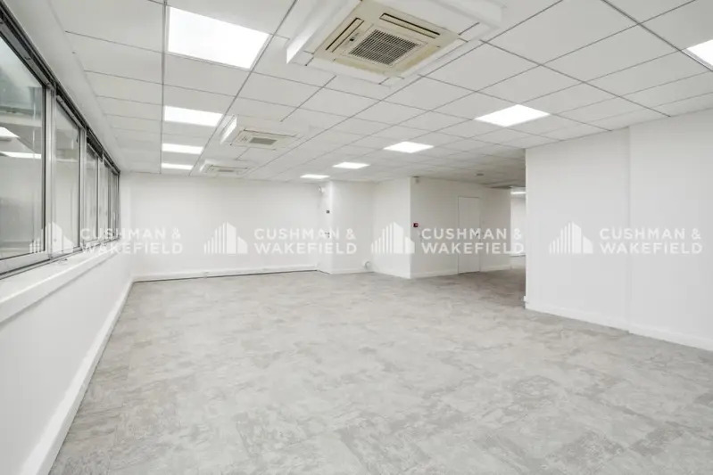 18 Rue Kleber, Courbevoie for lease - Interior Photo - Image 2 of 14