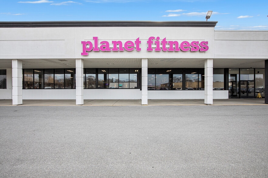 2055 Gratiot Blvd, Marysville, MI à louer - Photo du bâtiment - Image 2 de 33