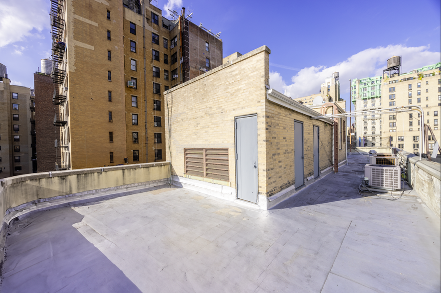 236 W 72nd St, New York, NY for sale - Building Photo - Image 3 of 42