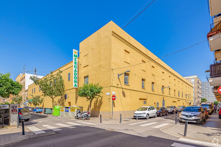 Commerce de détail dans Xirivella, Valencia à louer - Photo du bâtiment - Image 2 de 2