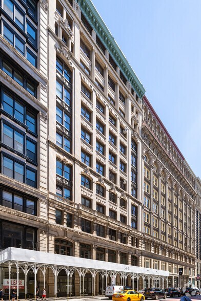 594 Broadway, New York, NY à louer - Photo du bâtiment - Image 3 de 9