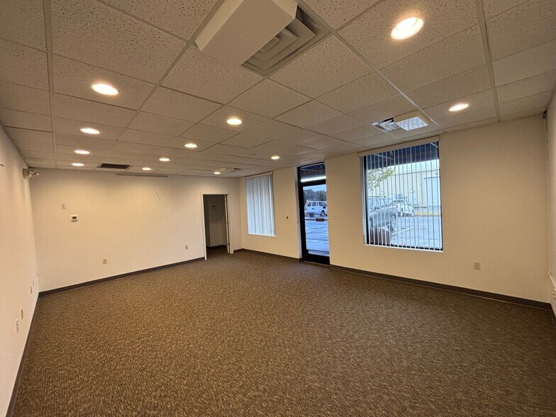 2704 Exchange Dr, Wilmington, NC à louer - Photo du bâtiment - Image 2 de 11