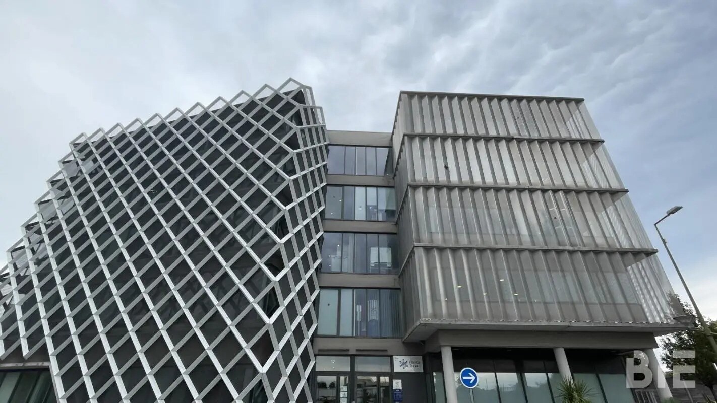 Bureau dans Lormont à louer Photo du bâtiment- Image 1 de 6