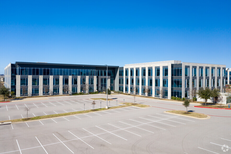 13011 McCallen Pass, Austin, TX for lease - Building Photo - Image 1 of 1