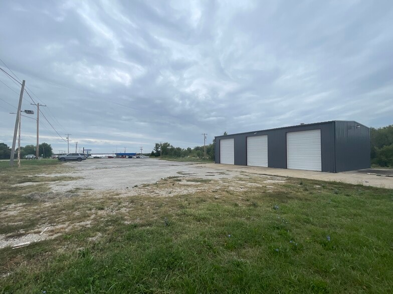 2704 N 291 Hwy, Harrisonville, MO for lease - Building Photo - Image 3 of 7